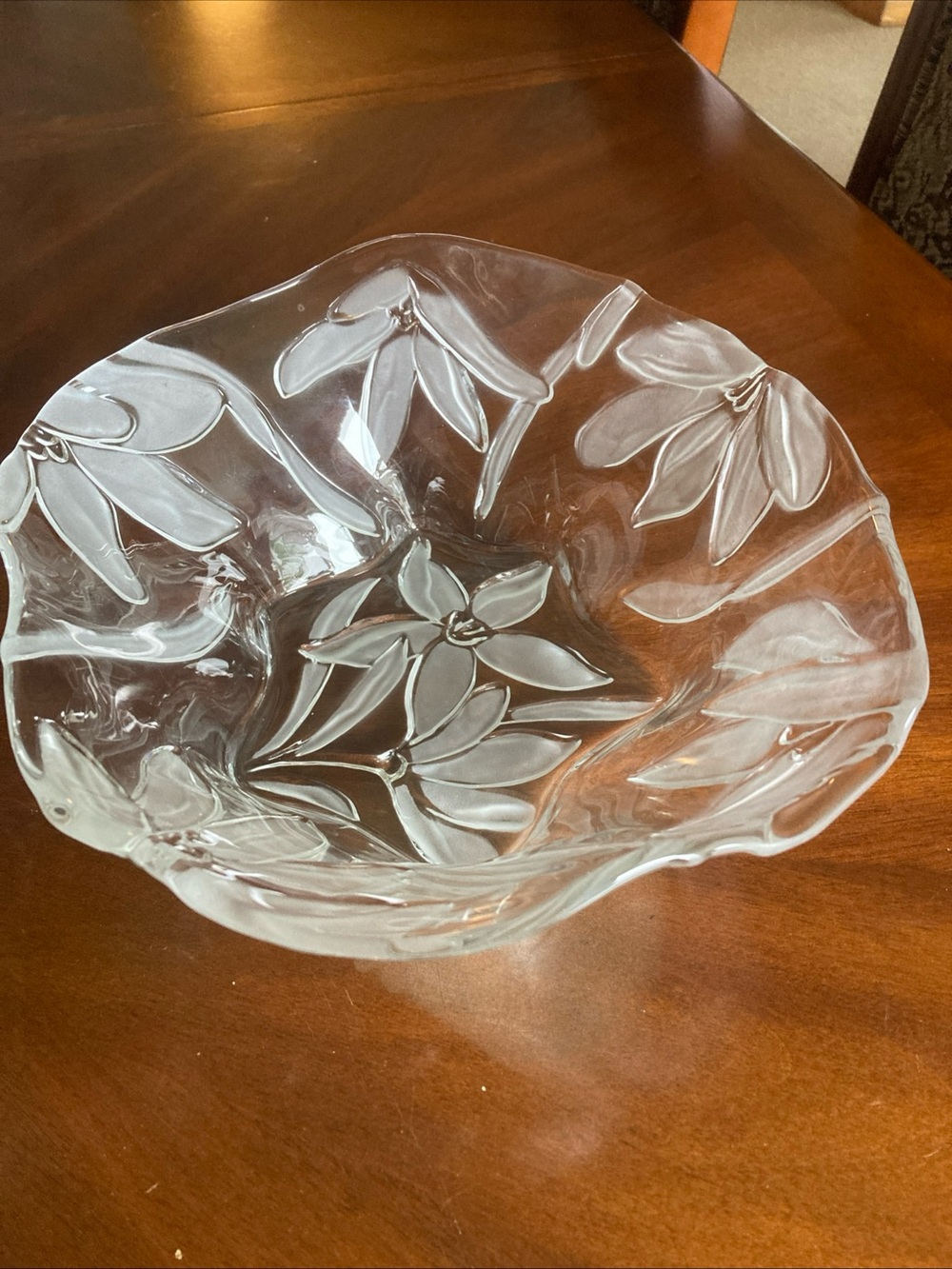 Mikasa Fantasy Flowers frosted glass serving bowl 9.25” centerpiece EUC